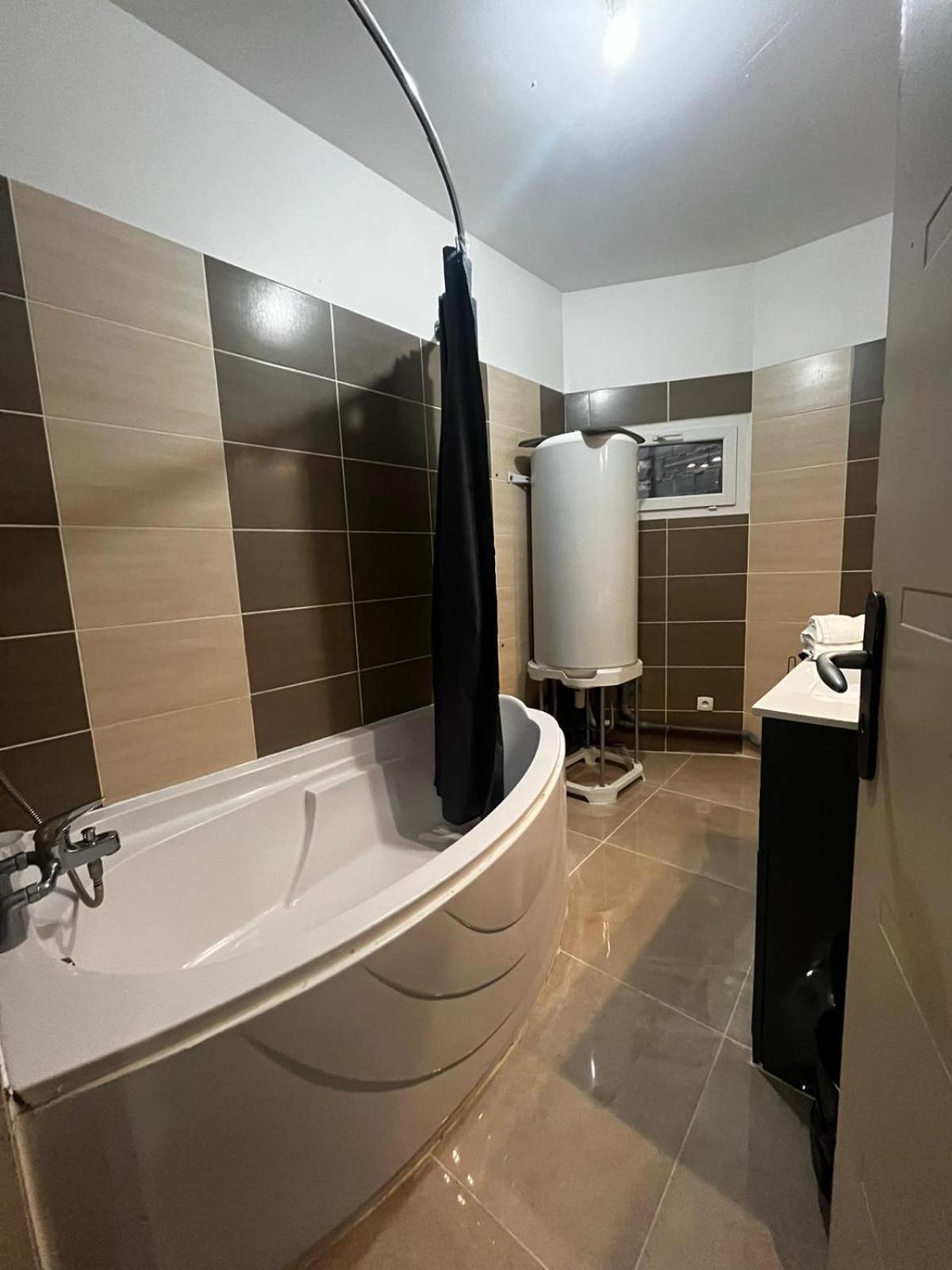 Appartement Des Carmes Nîmes Zewnętrze zdjęcie