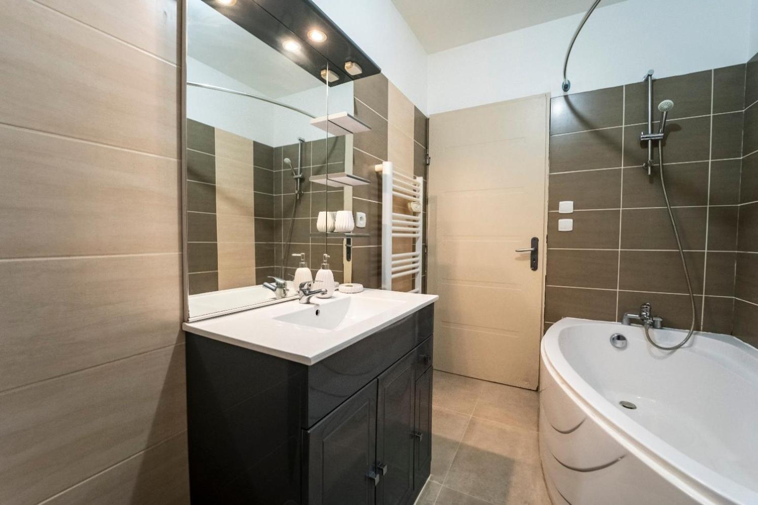Appartement Des Carmes Nîmes Zewnętrze zdjęcie
